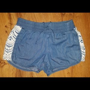 5 for $15 Justice jean shorts with lace